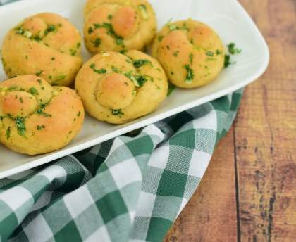 Petits pains à l'ail maison