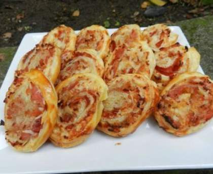 Petits roulés aux lardons et oignons