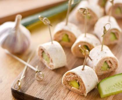 Petits roulés de wraps au thon