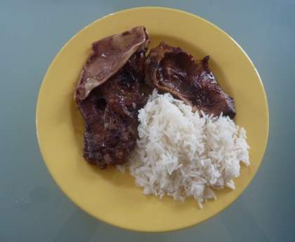 Pieds de porc sauce au vin