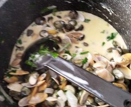 Pignons sauce au vin (coquillages)
