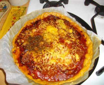 Pizza au chorizo et tomates séchées
