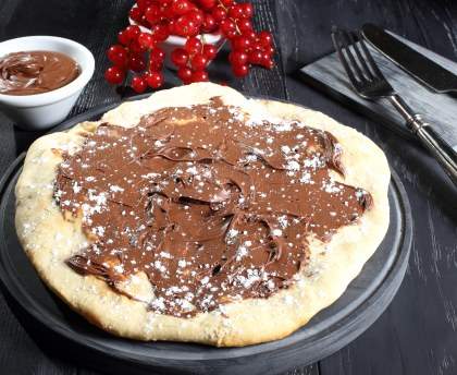 Pizza dessert au Nutella