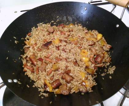 Poêlée de riz aux poivrons et chipolatas