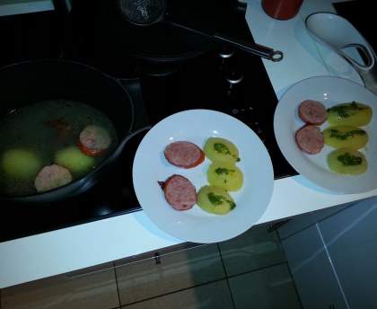Poêlée de saucisson à l'ail lyonnais