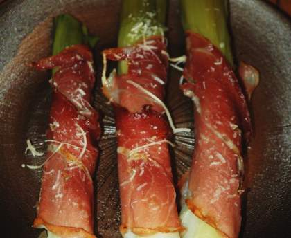 Poireaux gratinés au jambon cru et au parmesan