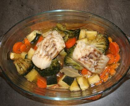 Poisson et légumes au four
