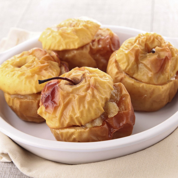 Pomme fourrée à la banane au four