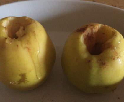 Pommes au four au miel et à la cannelle