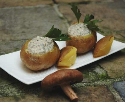 Pommes de terre farcies à la crème de champignons