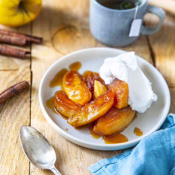 Pommes rôties au caramel & chantilly aux épices