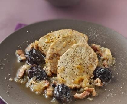 Porc aux pruneaux à la purée d'oignons