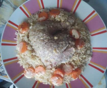 Poule au pot, riz pilaf et sauce au curry