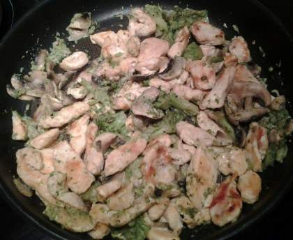Poulet aux champignons  et brocolis