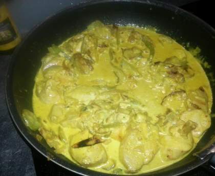 Poulet aux courgettes et au curry