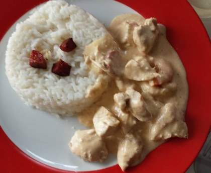 Poulet coco, chorizo et crevettes