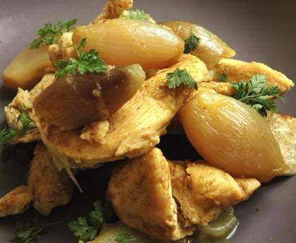 Poulet curry et échalotes