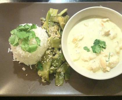 Poulet Façon Thaï au Curry Vert et Légumes