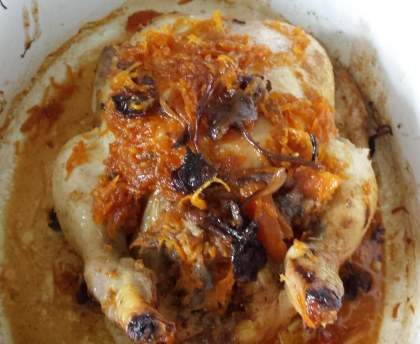 Poulet farci aux épices et aux carottes