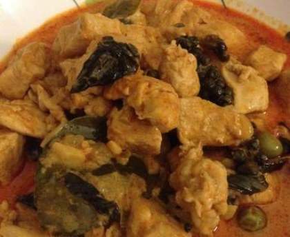 Poulet thaï au curry rouge et lait de coco
