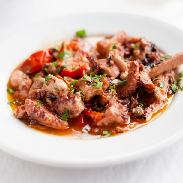 Poulpe cuit en sauce verte