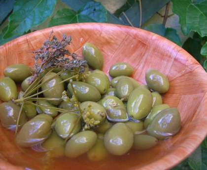 Préparation des olives vertes 
