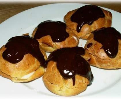 Profiteroles au chocolat