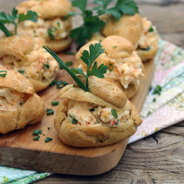 Profiteroles salées au saumon