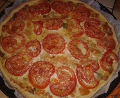 Quiche au thon, poivron et tomate