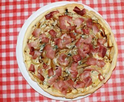 Quiche aux légumes, jambon et roquefort