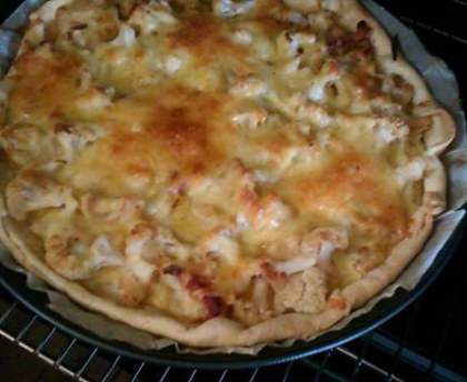 Quiche chou fleur, lardons, oignons