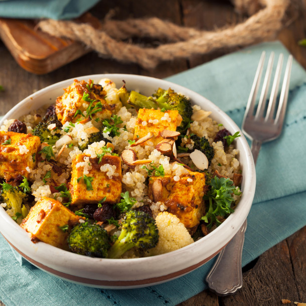 Quinoa au tofu et aux légumes sautés