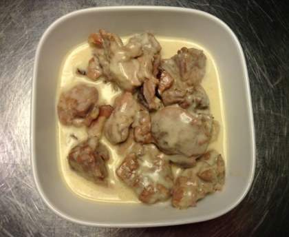 Ragoût de porc aux lardons et à la crème