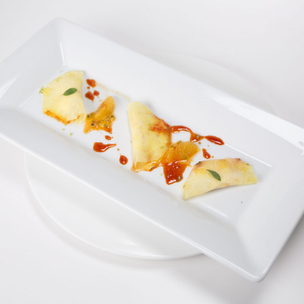 Ravioles d'ananas et caramel poivron