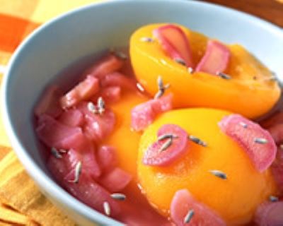 Rhubarbe et pêches à la lavande