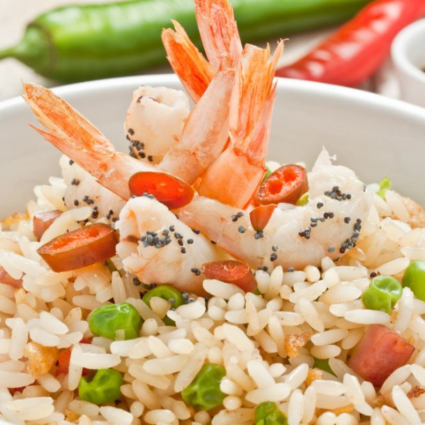 Riz cantonais aux crevettes et au jambon