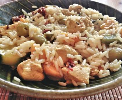 Riz poulet courgettes poivrons tomates séchées