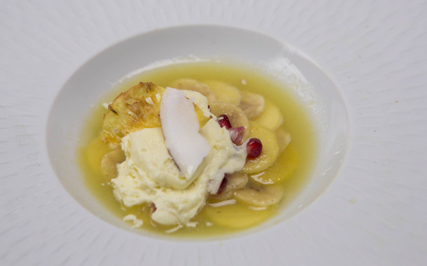 Rosace de fruits exotiques, espuma d'ananas