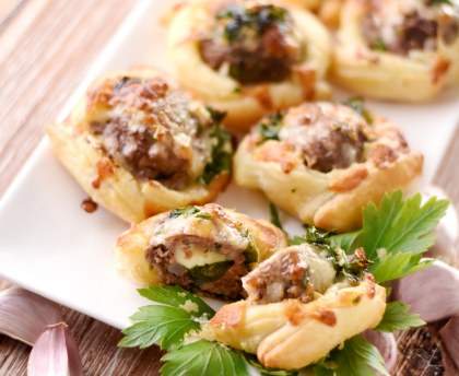 Roses feuilletées au boeuf et au fromage