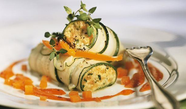 Roulade de courgettes aux poivrons