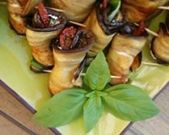 Roulades d'aubergine au chèvre, basilic et tomate séchée