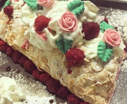 Roulé meringué aux framboises