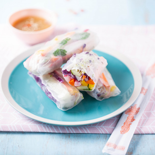 Rouleaux de printemps crudités et vinaigrette au sésame