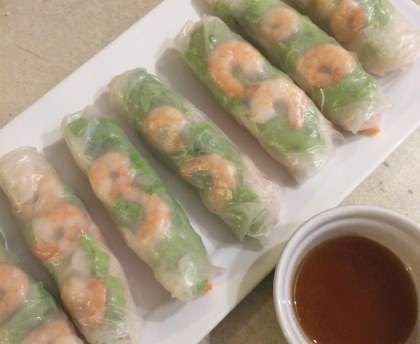 Rouleaux de printemps et sauce