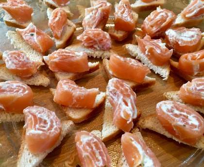 Roulés de saumon fumé au fromage frais