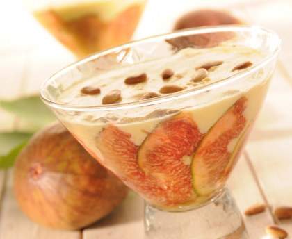 Sabayon aux figues, miel, muscat et pignons