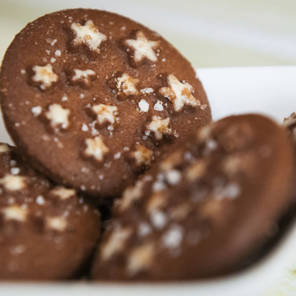 Sablés de Noël au gingembre et chocolat