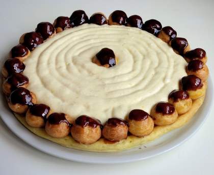 Saint-Honoré à pâte feuilletée