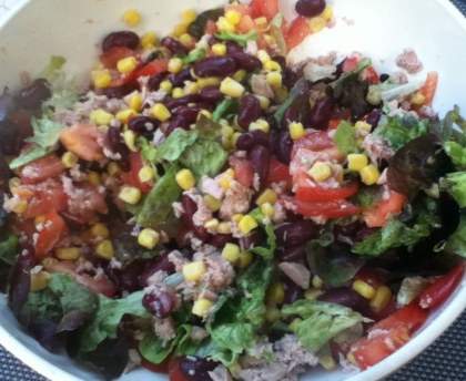 Salade aux haricots rouges, maïs et thon
