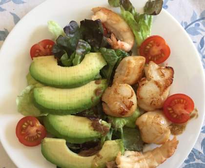 Salade aux St jacques et aux langoustines